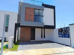 NEX-256150 - Casa en Venta, con 3 recamaras, con 2 baños, con 141 m2 de construcción.