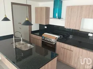 NEX-270105 - Casa en Venta, con 3 recamaras, con 3 baños, con 161 m2 de construcción en San Bernardino Tlaxcalancingo, CP 72820, Puebla.