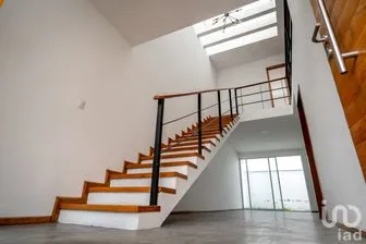 NEX-283513 - Casa en Venta, con 3 recamaras, con 3 baños, con 220 m2 de construcción.