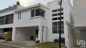 NEX-296346 - Casa en Venta, con 5 recamaras, con 3 baños, con 270 m2 de construcción.