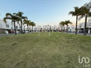NEX-296726 - Casa en Renta, con 3 recamaras, con 2 baños, con 106 m2 de construcción en San Francisco Ocotlán (Ocotlán), CP 72680, Puebla.