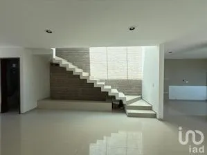 NEX-302813 - Casa en Venta, con 3 recamaras, con 2 baños, con 194 m2 de construcción.