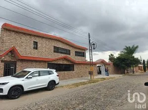 NEX-263804 - Casa en Venta, con 5 recamaras, con 4 baños, con 580 m2 de construcción en Loma Verde, CP 37295, Guanajuato.
