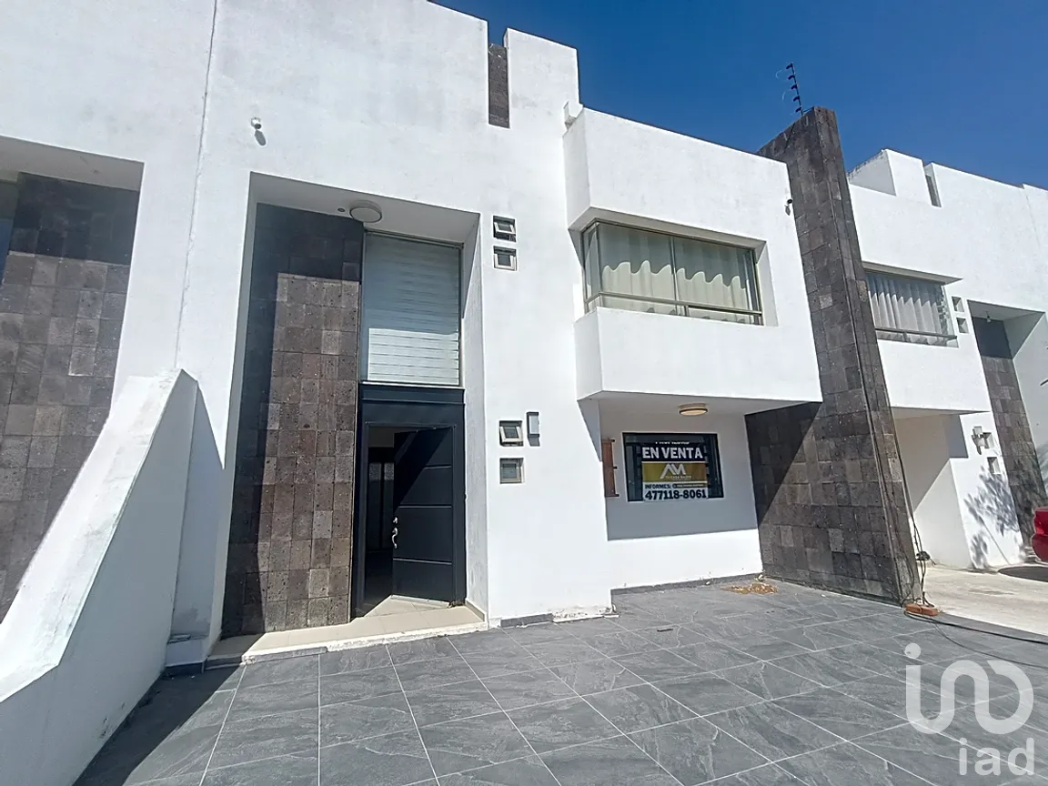 Casa en Venta en Puerta del Sol, León, Guanajuato | NEX-292680 | iad México | Foto 1 de 21
