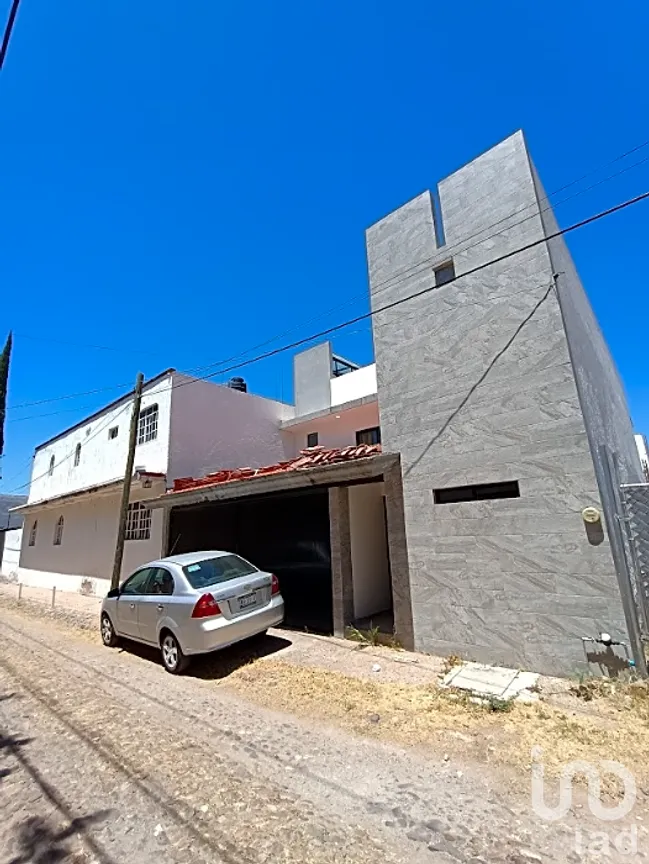Casa en Venta en Brisas del Campo II, León, Guanajuato | NEX-295023 | iad México | Foto 1 de 19