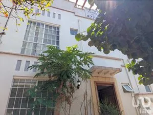 NEX-300385 - Casa en Venta, con 5 recamaras, con 5 baños, con 273 m2 de construcción.