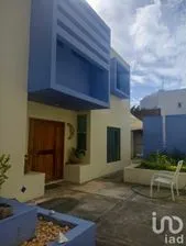 NEX-199430 - Casa en Venta, con 3 recamaras, con 3 baños, con 220 m2 de construcción en Supermanzana 2a Centro, CP 77500, Quintana Roo.