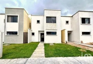 NEX-214014 - Casa en Venta, con 3 recamaras, con 2 baños, con 118 m2 de construcción en Supermanzana 327, CP 77535, Quintana Roo.