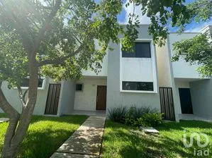 NEX-244759 - Casa en Venta, con 3 recamaras, con 2 baños, con 140 m2 de construcción.