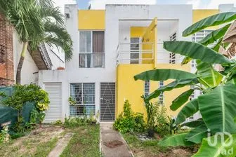 NEX-260549 - Casa en Venta, con 3 recamaras, con 1 baño, con 72 m2 de construcción en Real Las Quintas (Supermanzana 202), CP 77539, Quintana Roo.
