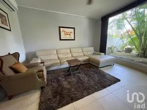 NEX-291213 - Casa en Venta, con 3 recamaras, con 2 baños, con 176 m2 de construcción en Supermanzana 17, CP 77505, Quintana Roo.