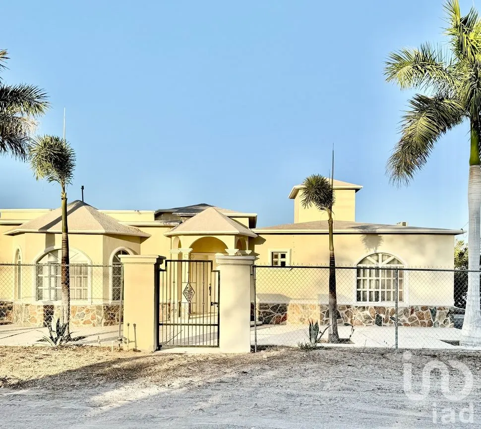 Casa en Venta en El Centenario, La Paz, Baja California Sur | NEX-262009 | iad México | Foto 1 de 24