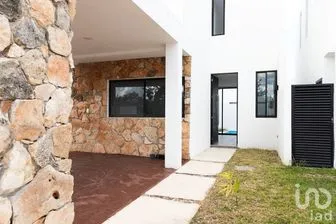 NEX-285543 - Casa en Renta, con 3 recamaras, con 2 baños, con 134 m2 de construcción.