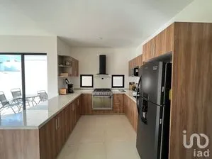 NEX-294801 - Casa en Renta, con 3 recamaras, con 3 baños, con 200 m2 de construcción en Conkal, CP 97345, Yucatán.