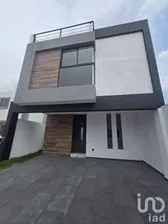NEX-257533 - Casa en Venta, con 3 recamaras, con 2 baños, con 150 m2 de construcción.