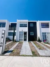 NEX-297384 - Casa en Renta, con 2 recamaras, con 3 baños, con 76 m2 de construcción.