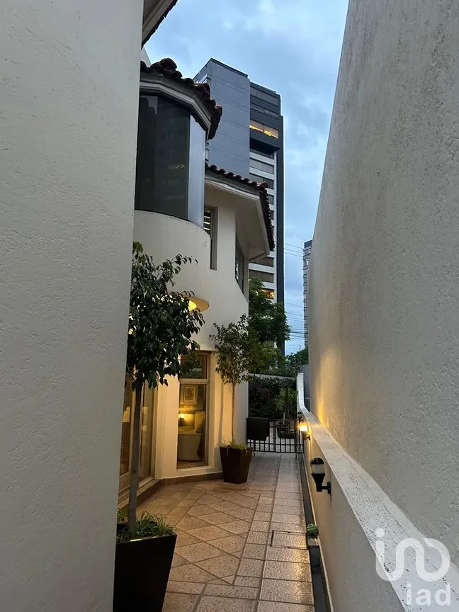 Casa en Venta en Bosques de las Lomas, Cuajimalpa de Morelos, Ciudad de México | NEX-258862 | iad México | Foto 2 de 47