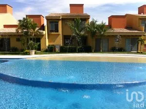 NEX-260637 - Casa en Venta, con 3 recamaras, con 2 baños, con 141 m2 de construcción en Centro Jiutepec, CP 62550, Morelos.