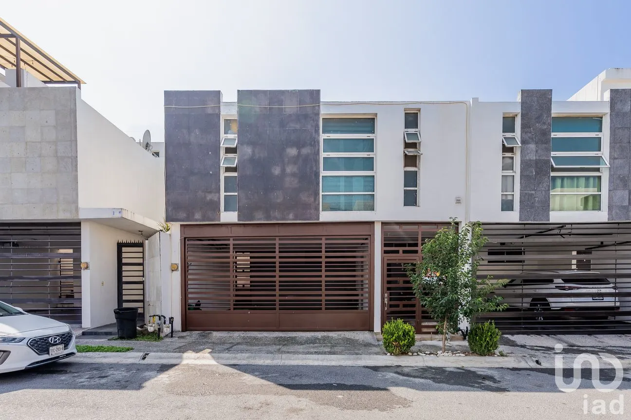 Casa en Venta en Cumbres Elite, Monterrey, Nuevo León | NEX-260981 | iad México | Foto 1 de 16
