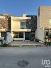 NEX-287189 - Casa en Renta, con 3 recamaras, con 3 baños, con 147 m2 de construcción en Rubí del Bajío, CP 37295, Guanajuato.