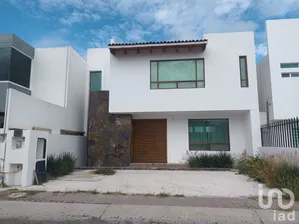 NEX-265838 - Casa en Venta, con 3 recamaras, con 2 baños, con 142 m2 de construcción.