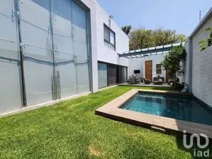 NEX-265710 - Casa en Venta, con 3 recamaras, con 3 baños, con 359 m2 de construcción.