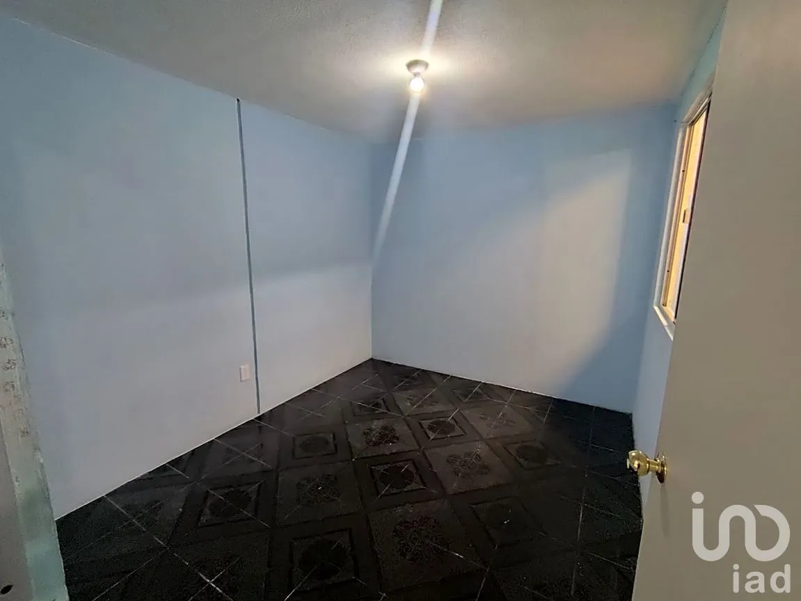 Casa en Venta en Eduardo Loarca Castillo, Querétaro, Querétaro | NEX-263911 | iad México | Foto 3 de 9