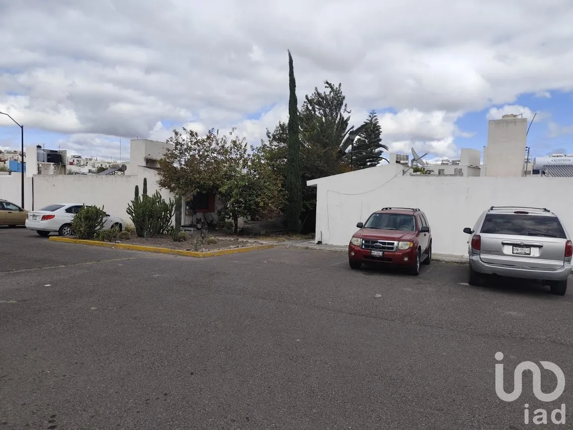 Casa en Venta en Eduardo Loarca Castillo, Querétaro, Querétaro | NEX-263911 | iad México | Foto 9 de 9
