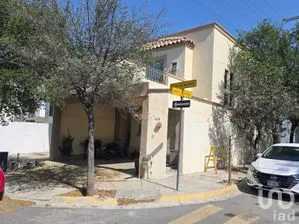 NEX-294182 - Casa en Renta, con 2 recamaras, con 1 baño, con 120 m2 de construcción en Arcos del Sol Elite, CP 64102, Nuevo León.