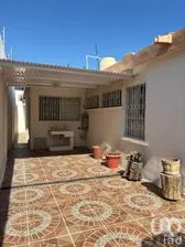 NEX-304890 - Casa en Renta, con 3 recamaras, con 2 baños, con 300 m2 de construcción.