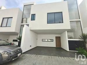NEX-295109 - Casa en Venta, con 3 recamaras, con 2 baños, con 160 m2 de construcción en San Bernardino Tlaxcalancingo, CP 72820, Puebla.