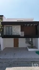 NEX-295199 - Casa en Venta, con 4 recamaras, con 4 baños, con 251 m2 de construcción.