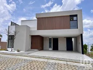 NEX-261210 - Casa en Venta, con 3 recamaras, con 3 baños, con 262 m2 de construcción.