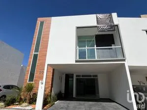 NEX-266167 - Casa en Venta, con 3 recamaras, con 2 baños, con 156 m2 de construcción en El Suspiro, CP 72705, Puebla.