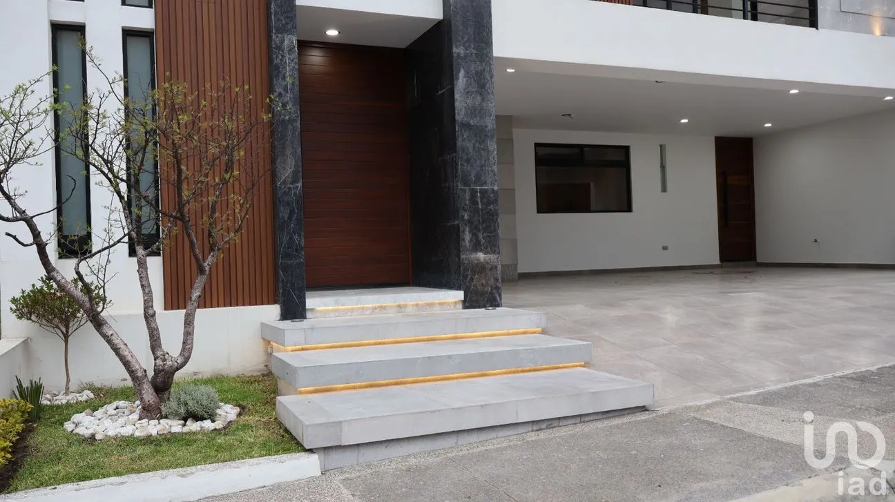 Casa en Venta en La Vista Contry Club, San Andrés Cholula, Puebla | NEX-295931 | iad México | Foto 2 de 11