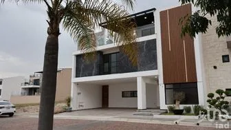 NEX-295933 - Casa en Venta, con 5 recamaras, con 7 baños, con 246 m2 de construcción.