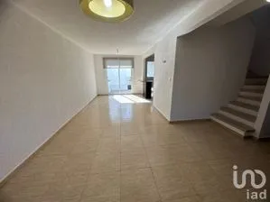 NEX-292858 - Casa en Renta, con 3 recamaras, con 2 baños, con 104 m2 de construcción en Palmares, CP 76127, Querétaro.