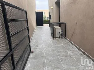 NEX-306371 - Casa en Renta, con 2 recamaras, con 2 baños, con 166 m2 de construcción.