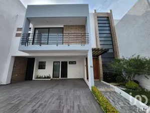 NEX-297378 - Casa en Venta, con 3 recamaras, con 2 baños, con 258 m2 de construcción.