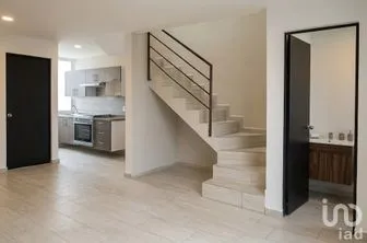 NEX-307624 - Casa en Renta, con 3 recamaras, con 3 baños, con 150 m2 de construcción.