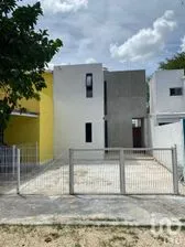 NEX-262607 - Casa en Venta, con 3 recamaras, con 2 baños, con 105 m2 de construcción en San Carlos, CP 97130, Yucatán.