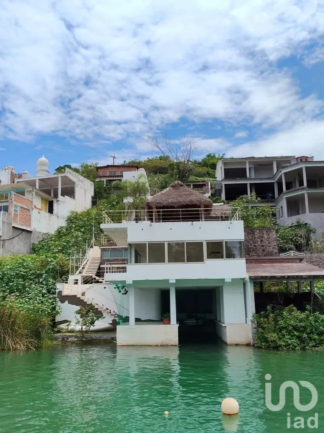 Casa en Venta en Tequesquitengo, Jojutla, Morelos | NEX-285762 | iad México | Foto 1 de 35