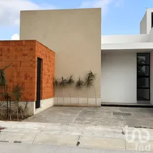 NEX-290879 - Casa en Venta, con 2 recamaras, con 2 baños, con 107 m2 de construcción en La Capacha, CP 28613, Colima.