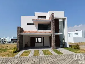 NEX-291957 - Casa en Venta, con 3 recamaras, con 3 baños, con 239 m2 de construcción en Almazantla, CP 74367, Puebla.