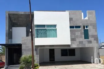 NEX-304621 - Casa en Venta, con 5 recamaras, con 5 baños, con 555 m2 de construcción.
