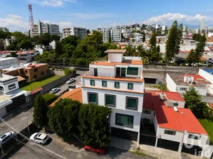 NEX-305548 - Edificio en Venta, con 13 recamaras, con 8 baños, con 691 m2 de construcción.