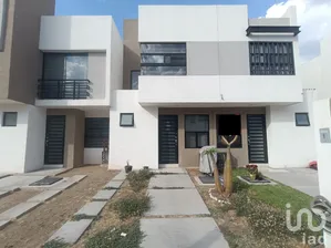 NEX-294823 - Casa en Venta, con 3 recamaras, con 2 baños, con 80 m2 de construcción en Jardines de Versalles, CP 37544, Guanajuato.