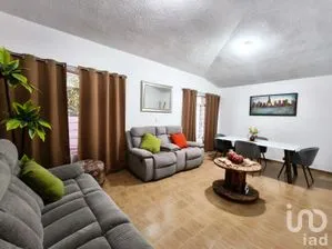 NEX-300679 - Departamento en Renta, con 3 recamaras, con 1 baño, con 130 m2 de construcción.