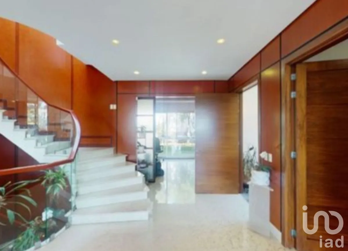 Casa en Venta en Bosque de las Lomas, Miguel Hidalgo, Ciudad de México | NEX-263762 | iad México | Foto 2 de 28