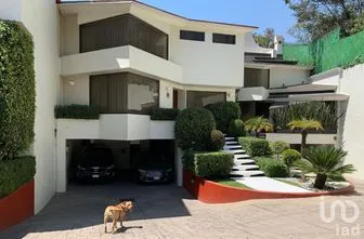 NEX-298203 - Casa en Venta, con 3 recamaras, con 3 baños, con 336 m2 de construcción.